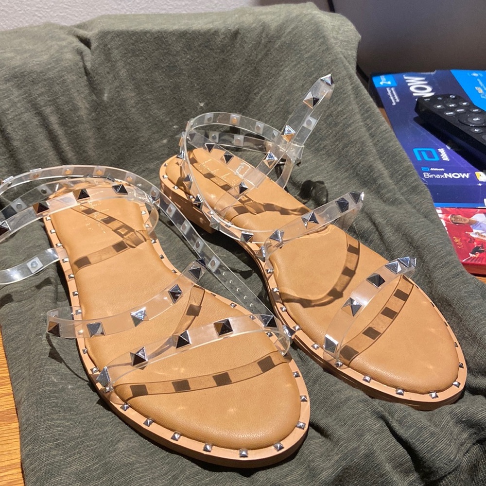 Tie up spike sandals